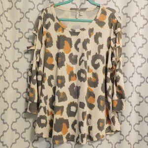 Cato Animal Print Scoop Neck Top With Cut Out Sleeves - 18/20W   (NWOT)